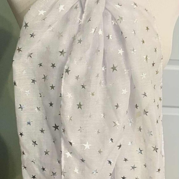 NWT Handmade Silver Star Scarf by Sana – Festive Elegance Design - Picture 7 of 15